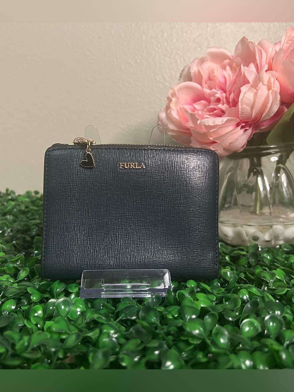 Furla Black Saffiano Leather Compact Bifold Wallet Zip Coin Purse Gold Hardware